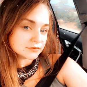 Meet your Posher, Alexandra